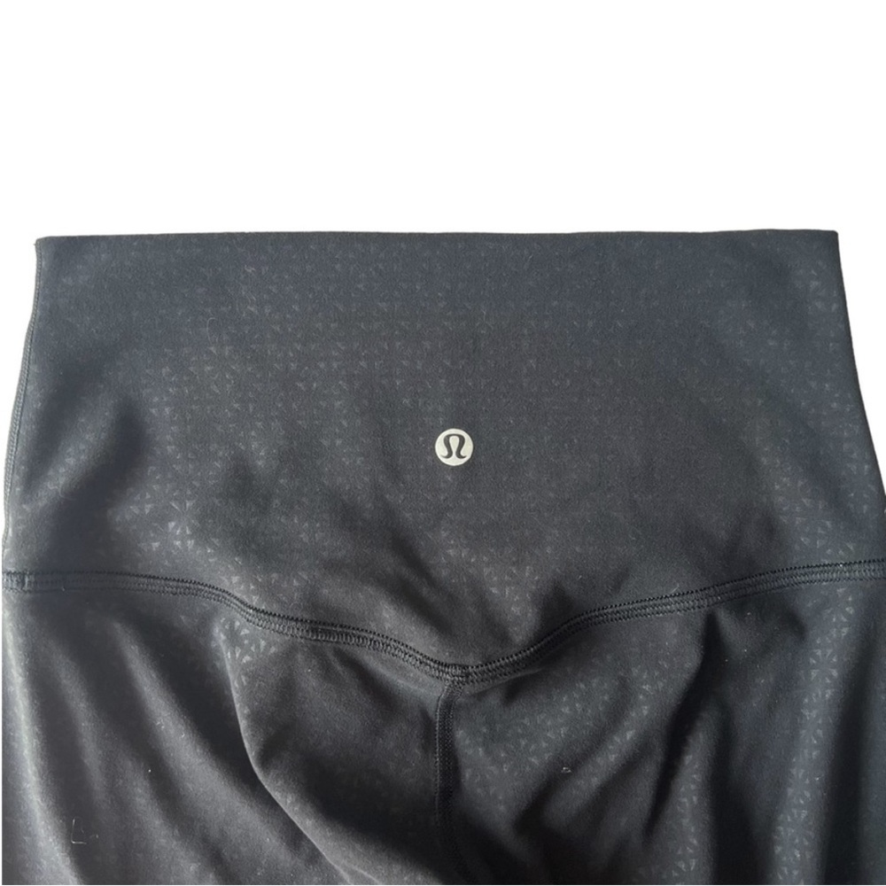 Lululemon Athletica Align Lattice Work Emboss black 28” legging - Picture 2 of 5